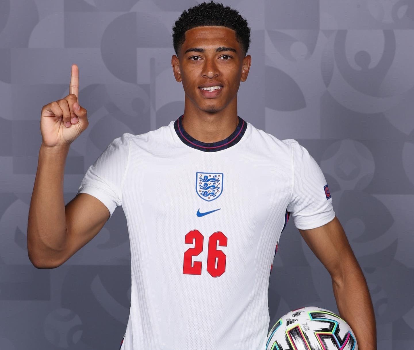 马内：范加尔在曼联想签我但没承诺出场时间，渣叔给了我承诺（马内：范加尔曼联时期欲签却未保障出场，克洛普给出明确承诺）