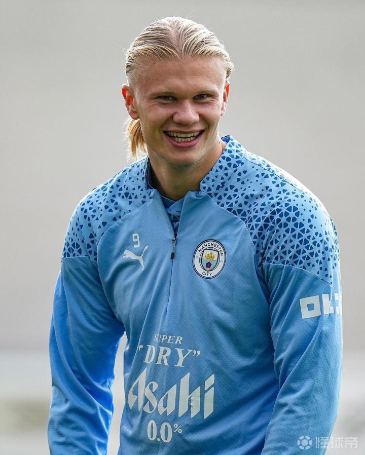 年年欧冠失误染红，这集我看过…巴萨客场不敌切尔西！（欧冠再现失误+红牌，似曾相识！巴萨客场负于切尔西）