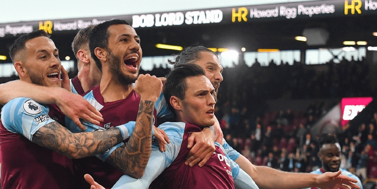 11打10！0-1到1-1 英超巅峰对决：13.1亿豪门3轮2平+17场不败（英超巅峰战以多打少：0-1落后扳成1-1，13.1亿豪门近3轮2平、17场不败）