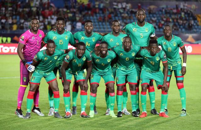 记者：弗拉霍维奇遭佛罗伦萨球迷种族歧视侮辱，导致比赛中断（弗拉霍维奇遭佛罗伦萨球迷种族歧视，比赛一度中断）