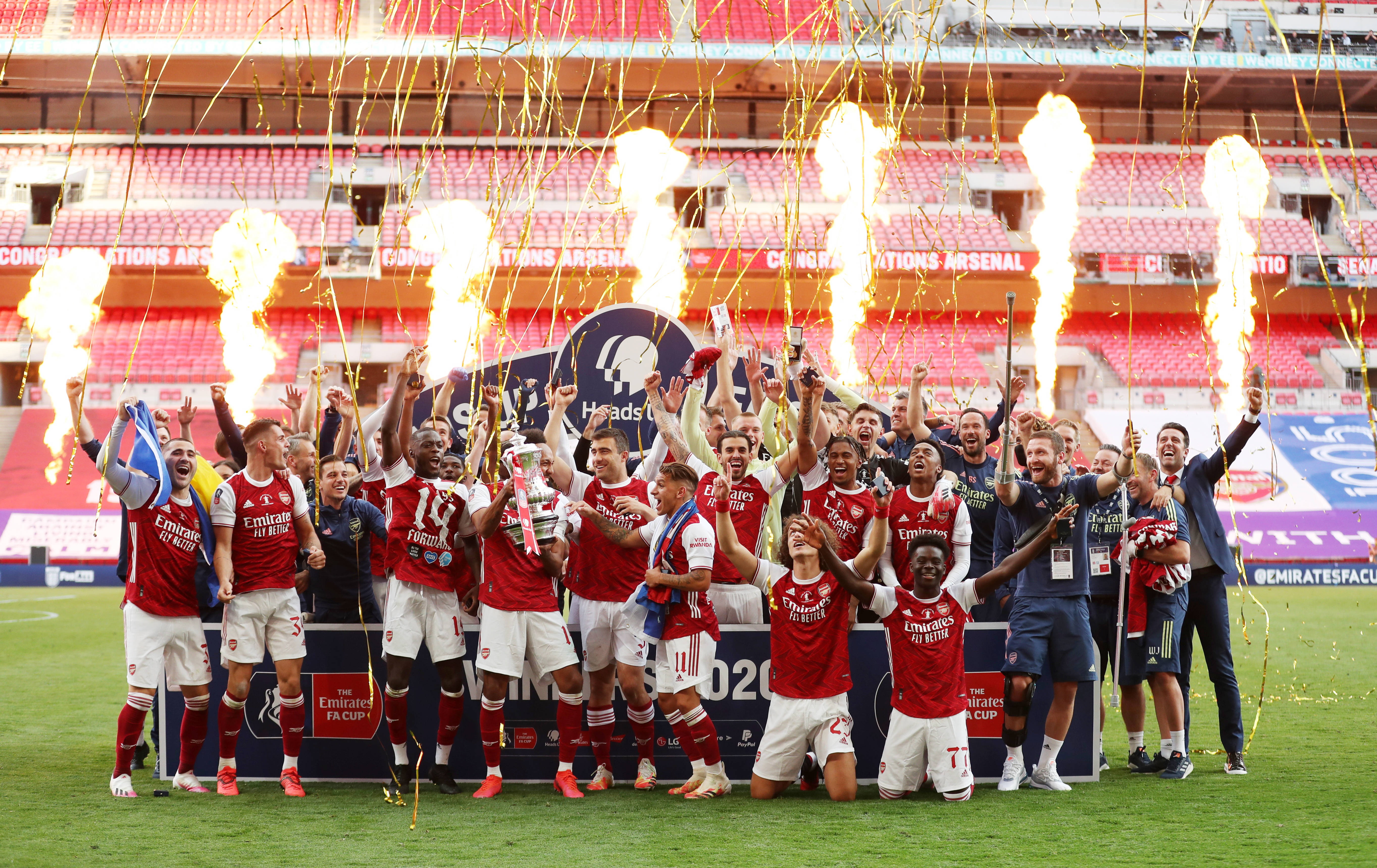 意甲三分制时代以来，米兰前14轮拿超过30分最终都排名前三（自意甲实行三分制以来，米兰前14轮积分超30分的赛季最终全部跻身前三）