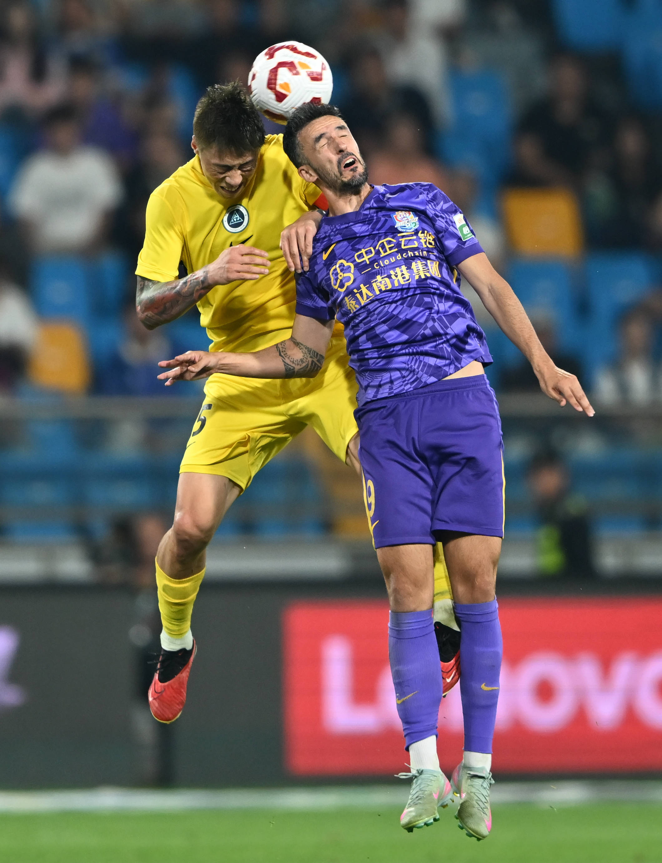 鲁尼：我不太喜欢吃烤肉，宁可吃火腿、鸡蛋和薯条（鲁尼：烤肉不对胃口，我更偏爱火腿、鸡蛋和薯条）