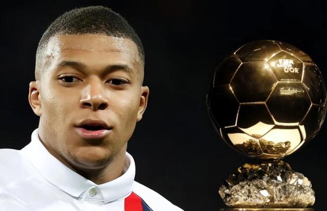 山东泰山今天下午在基地举行球迷开放日，一百多名球迷到场（山东泰山今日下午在基地举行球迷开放日，吸引百余名球迷到场）