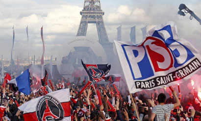 美国总统特朗普荣获首届国际足联和平奖 因凡蒂诺为其颁奖（首届国际足联和平奖授予美国总统特朗普，因凡蒂诺亲自颁奖）